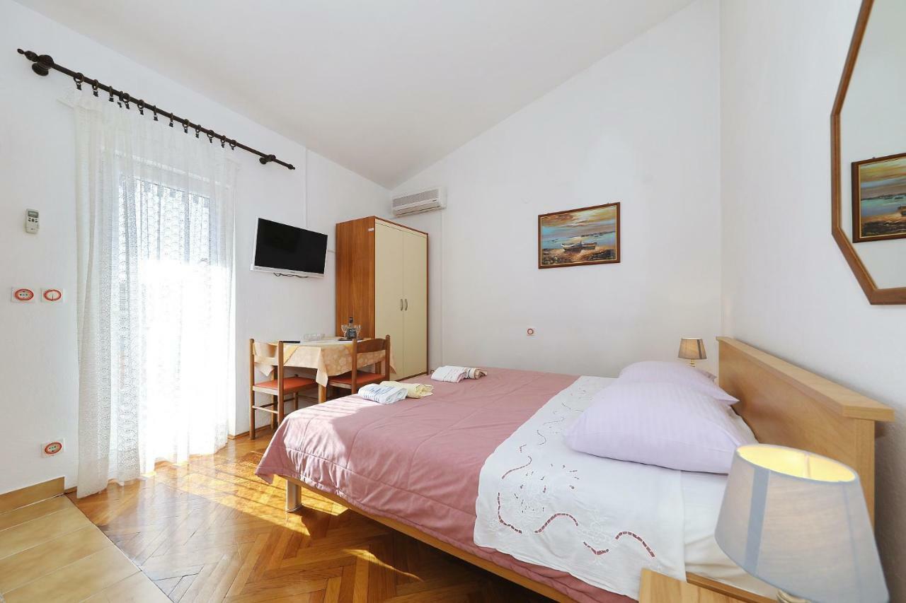 Apartments Vedrana Biograd Na Moru Esterno foto