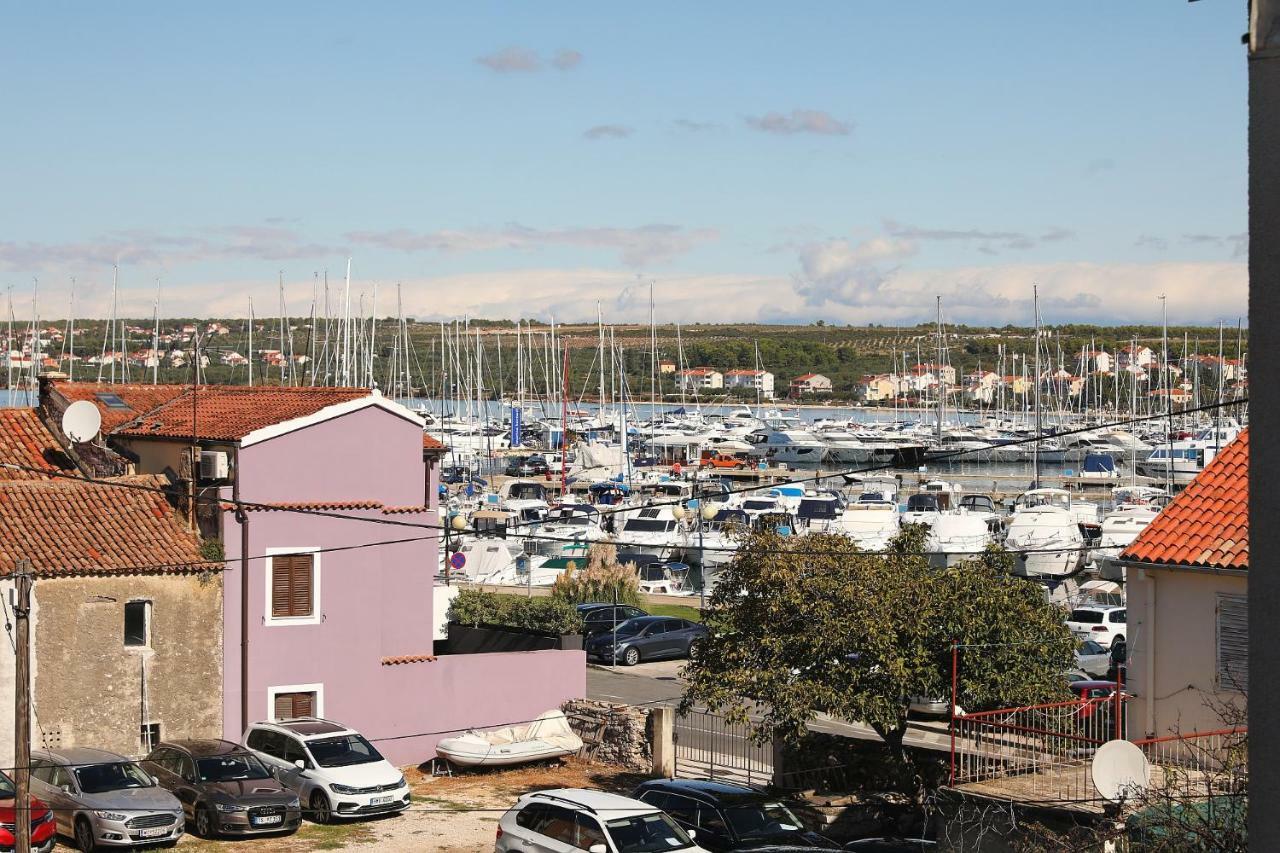Apartments Vedrana Biograd Na Moru Esterno foto