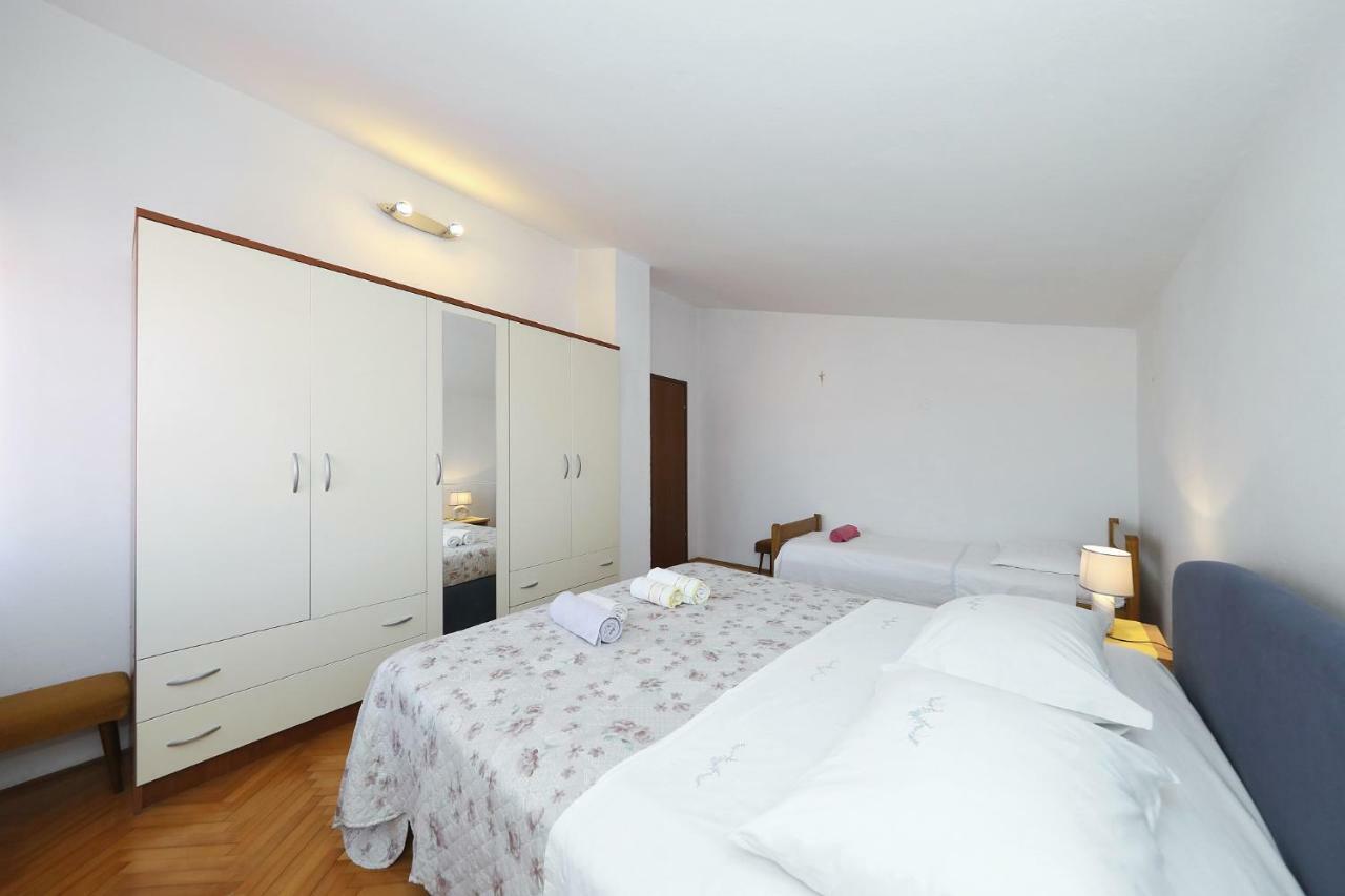 Apartments Vedrana Biograd Na Moru Esterno foto